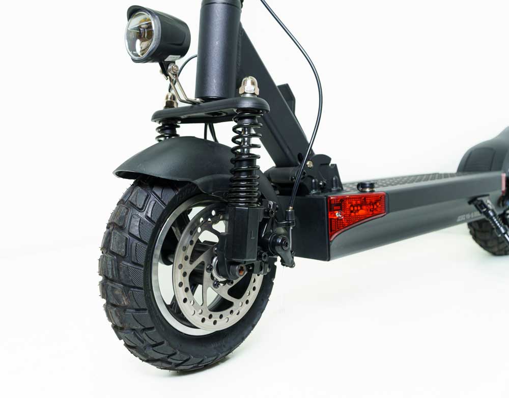 Scooter eléctrico Joyor Y5 Pro, freno de disco dobles y sustención delantera y trasera.